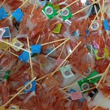 Sare Şekerleme Horoz Şekeri (200'lü) Kutu Kırmızı Renk Karışık Meyve Aromalı Ahşap Saplı (12 Gr)