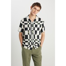 Relaxed Fit Geniş Kesim Desenli Viskon Gömlek