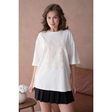 Bisiklet Yaka Ön Yüzü Tül Detaylı Oversize Kalıp Basic T-Shirt