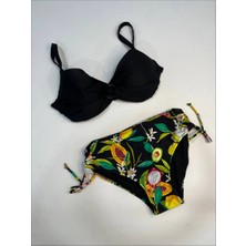 Kadın Siyah Aksesuar Detaylı Tropikal Desen Bikini Takım HZL25S-LC3343
