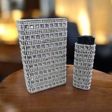 Zey Desing Prestijli Baget Taşlı Sigara Kutusu Gümüş Renk Beyaz Boncuklu ve Çakmak Kısa-Kalın (Box)