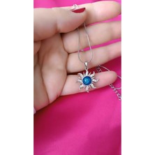 Çelik Kararmaz Mavi Opal Taşlı Güneş Figürlü Kolye