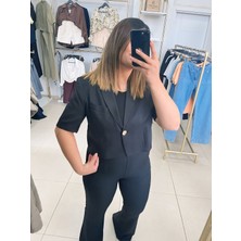 Quzu marka 
Kısa Blazer -İspanyol paça pantolon Takım 
Siyah rengi 