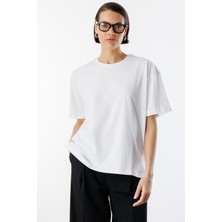  Kadın %100 Organik Pamuk Relaxed Fit Yırtmaçlı Yuvarlak Yaka T-Shirt Yırtmaçlı-T-Shırt
