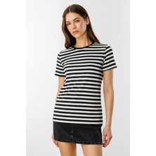 Kadın Çizgili Kısa Kollu T-Shirt Çizgili-T-Shırt