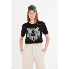 Kaplan Baskılı Taşlı T-Shirt