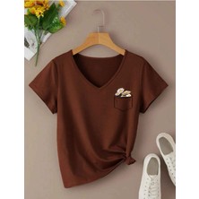 Tarzsokak V Yaka Basic Çiçek Baskılı Pamuklu Tshirt (Normal