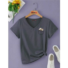 Tarzsokak V Yaka Basic Çiçek Baskılı Pamuklu Tshirt (Normal