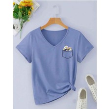 Tarzsokak V Yaka Basic Çiçek Baskılı Pamuklu Tshirt (Normal