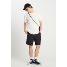 Regular Fit Normal Kesim Lastik Bel Detaylı Siyah Şort