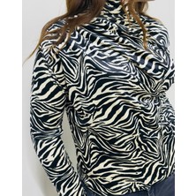 Kadın Siyah-Beyaz Zebra Desenli Uzun Kollu Kadife Bluz
