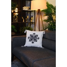 Dekomall Püsküllü Punch Panç Nakışlı Kırlent Kılıfı Lacivert 43 x 43 cm