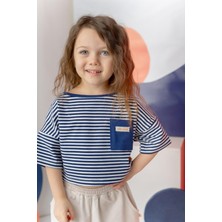 Kız Çocuk Çizgili Çep Detaylı Crop T-Shirt - Lacivert Çizgili