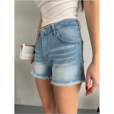 Kadın Yüksek Bel Paçası Püsküllü Denim Kot Şort