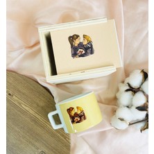 Giftmoda Sevimli Aşıklar Tasarımlı Kutulu Kupa