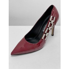 Lescarpe 0865 Bordo Rugan Kadın Sivri Burun Parmak Dekolteli Yan Taşlı Zincir Detaylı Topuklu Ayakkabı