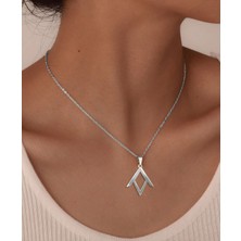 TabiTela 925 Ayar gümüş kolye üçgen SM246