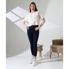 Çiçek Tül Detaylı Nakışlı Bluz T-Shirt