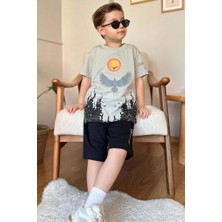 Erkek Çocuk Ağaç ve Güneş Baskılı T-Shirt Yazı Detaylı Bej Şortlu Takım