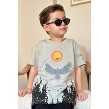 Erkek Çocuk Ağaç ve Güneş Baskılı T-Shirt Yazı Detaylı Bej Şortlu Takım