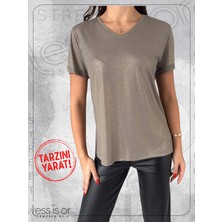 Bej Metalik Parlak V Yaka Kısa Kollu Basic Tshirt