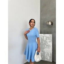 Varyete Oval Yaka Parçalı Kloş Elbise