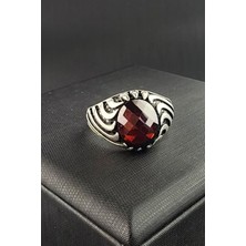 Ose Shop Oniks Taş Detaylı Kırmızı Zirkon Taşlı 925 ayar Gümüş Erkek Yüzük