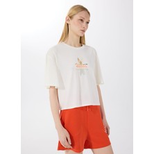 Discovery Expedition D5SL-TST3508 Beyaz Bisiklet Yaka Relaxed Baskılı Kadın T-Shirt