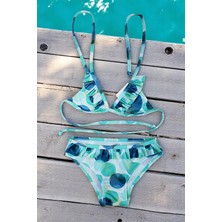 Kız Çocuk Fırfır Detaylı Üçgen Bağlamalı Yeşil Geometrik Desenli Bikini Takımı