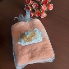 Hediyelik Küçük Havlu Set (30X50 Havlux2 + El Yapım Süs Kokulu Sabunx1)