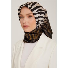 Armine Sura Ipek Eşarp 22KA8856 2 02