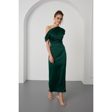 Kadın Zümrüt Yeşili Degaje Yaka Yırtmaçlı Saten Midi Elbise