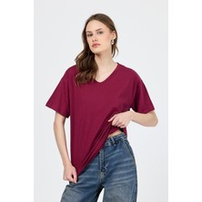 Bordo V Yaka %100 Pamuk Comfort Fit Tişört 2143M