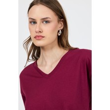 Bordo V Yaka %100 Pamuk Comfort Fit Tişört 2143M