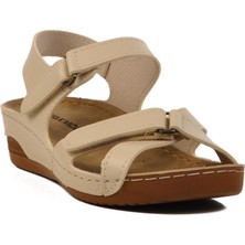 Siyah Cırtlı Hafif Kadın Dolgu Topuk Sandalet 02-380 Z