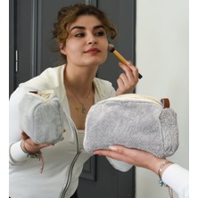 Pabtex Fermuarlı Peluş Makyaj Çantası (Kısa Tüylü) – Kadınlar Için En Yeni Makyaj Çantası