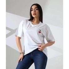 Kiraz Işlemeli Tişört