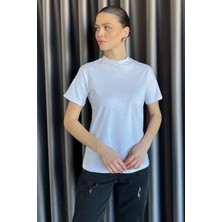 Gülseli Dik Yaka Kadın Tişört P-00016360