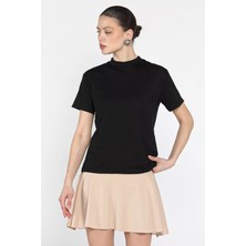 Dik Yaka Kadın Tişört P-00016360