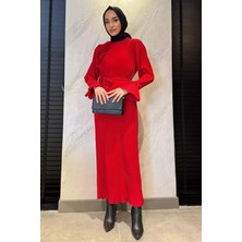 Julude Bel Kuşaklı Gül Detaylı Tesettür Piliseli Elbise P-00015620