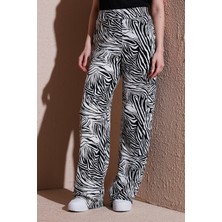 Fashion Friends Desenli Regular Fit Yüksek Bel Bol Paça Pantolon Bayan Pantolon 25Y0179K1