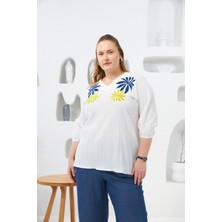 Krinkıl Nakış Detaylı Büyük Beden Bluz Ekru