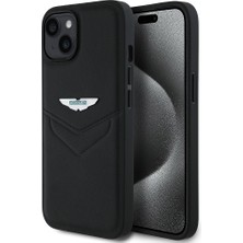 iPhone 15 Kılıf Aston Martin Orjinal Lisanslı Victory Dizayn Pu Deri Metal Logolu Kapak Siyah