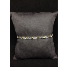 Zirkon Taşlı x Desenli Modern Gümüş Bileklik - Şık ve Zarif Tasarım