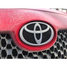 Toyota Yaris Ön Logosu T4199648