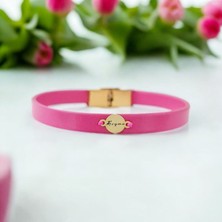 14 Ayar Plakalı Altın Kadınlar İçin Yuvarlak Figürlü Derili İsme Özel Bileklik-394İsim-Pembe