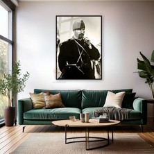 Genç Atatürk Siyah Beyaz Metal Çerçeveli Cam Tablo Dikey Duvar Dekoru Ev Ofis Tablo Modeli