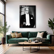 Mustafa Kemal Atatürk Siyah Beyaz Metal Çerçeveli Cam Tablo Dikey Duvar Tablosu Ev Ofis Tablosu