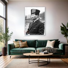 Siyah Beyaz Görsel Kemal Atatürk Metal Çerçeveli Cam Tablo Modeli Dikey Duvar Tablosu Ofis Ev Dekoru