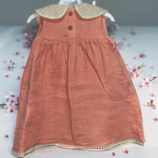 Doğal Müslin Kumaş Kız Bebek Elbisesi - Dantel Yakalı 🌸